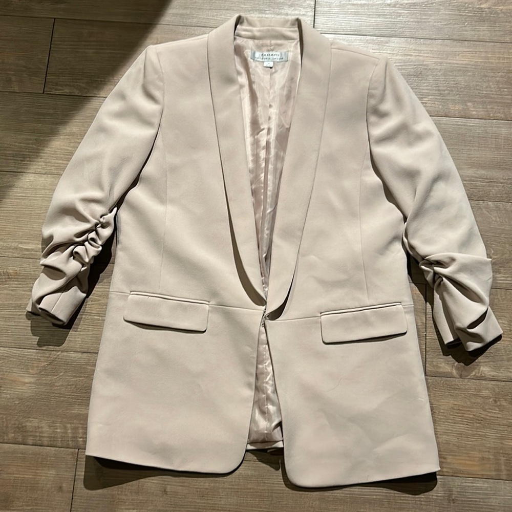 Tahari Blazer